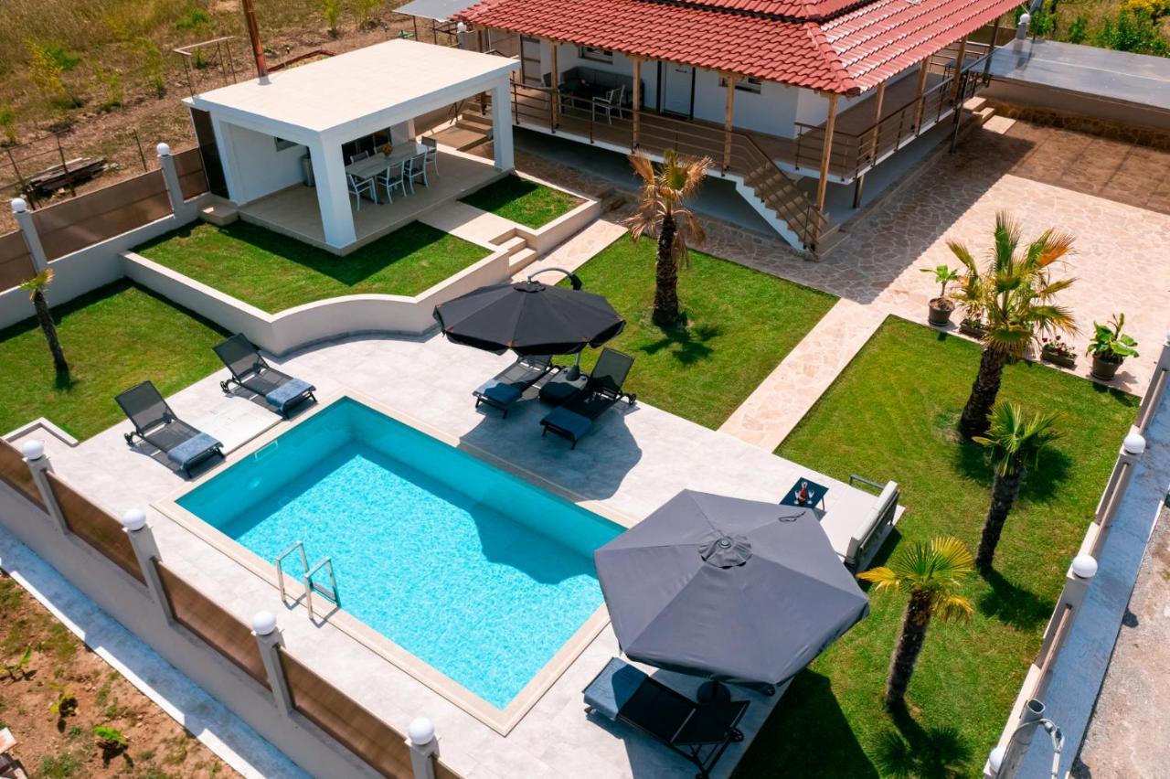 Villa Liana , Private Villa With Pool And Garden Vergia Екстериор снимка