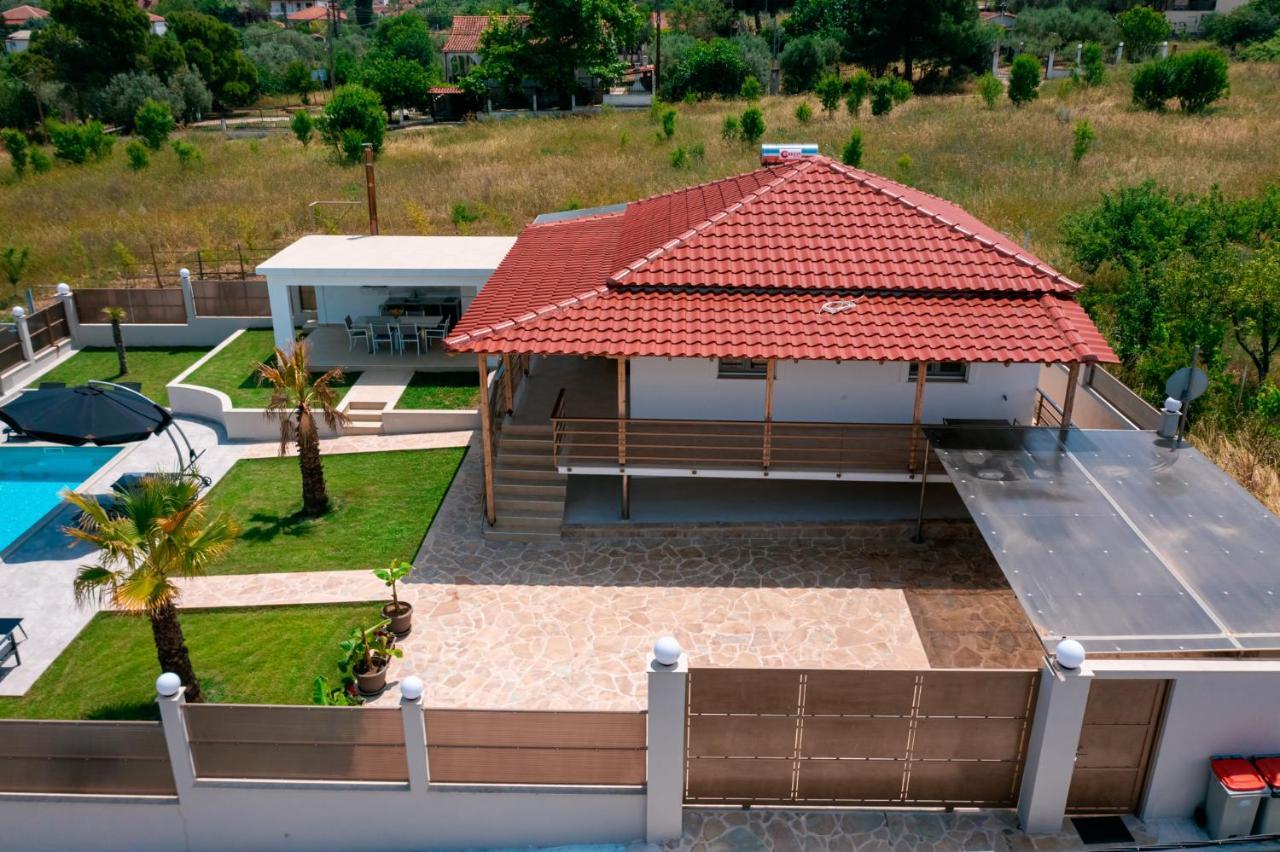 Villa Liana , Private Villa With Pool And Garden Vergia Екстериор снимка
