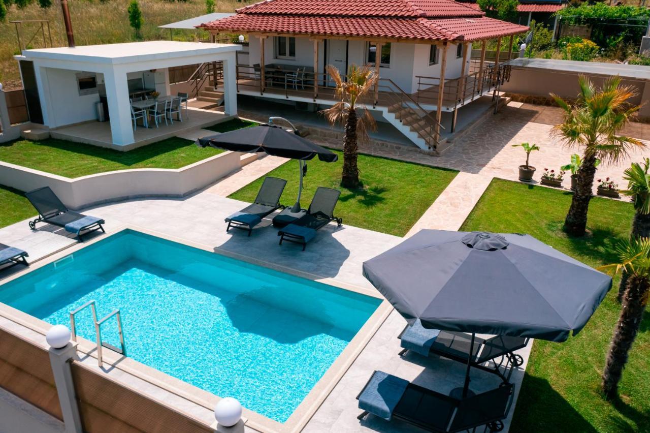 Villa Liana , Private Villa With Pool And Garden Vergia Екстериор снимка