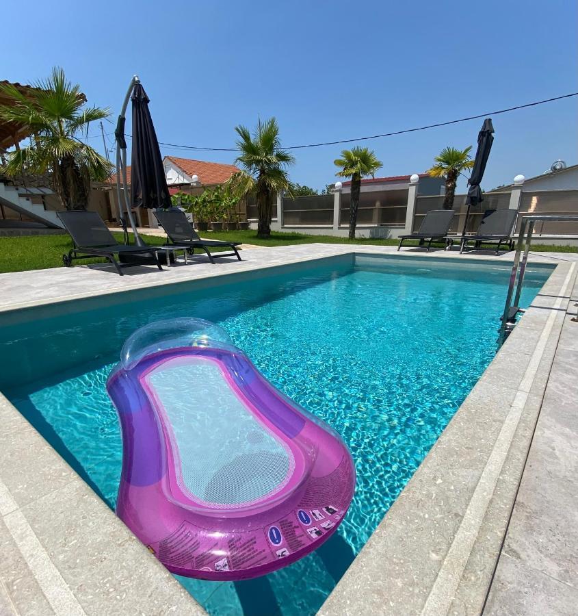 Villa Liana , Private Villa With Pool And Garden Vergia Екстериор снимка