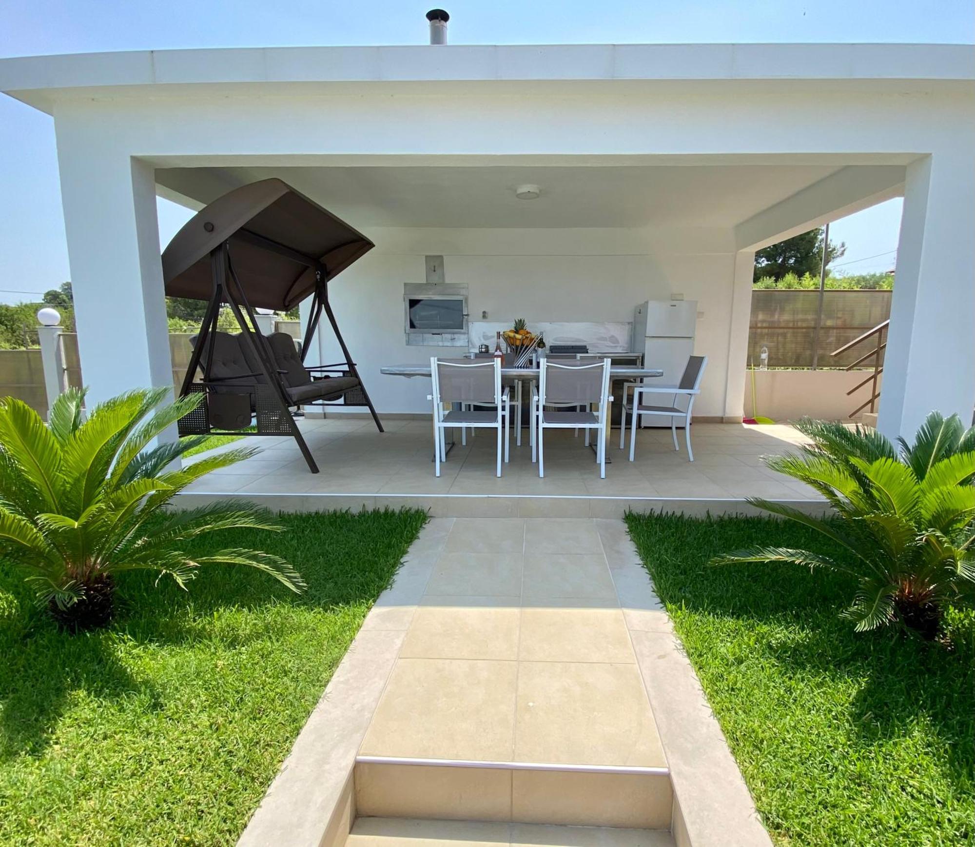 Villa Liana , Private Villa With Pool And Garden Vergia Екстериор снимка
